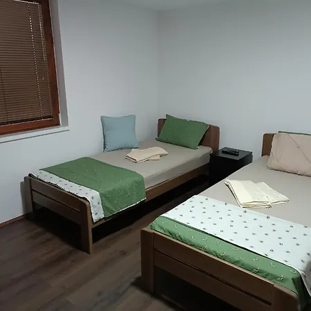 Prenociste Lipov Lad