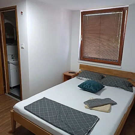 Prenociste Lipov Lad