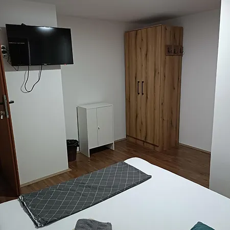 Prenociste Lipov Lad Ostanak kod kuće *