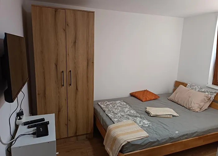 Prenociste Lipov Lad